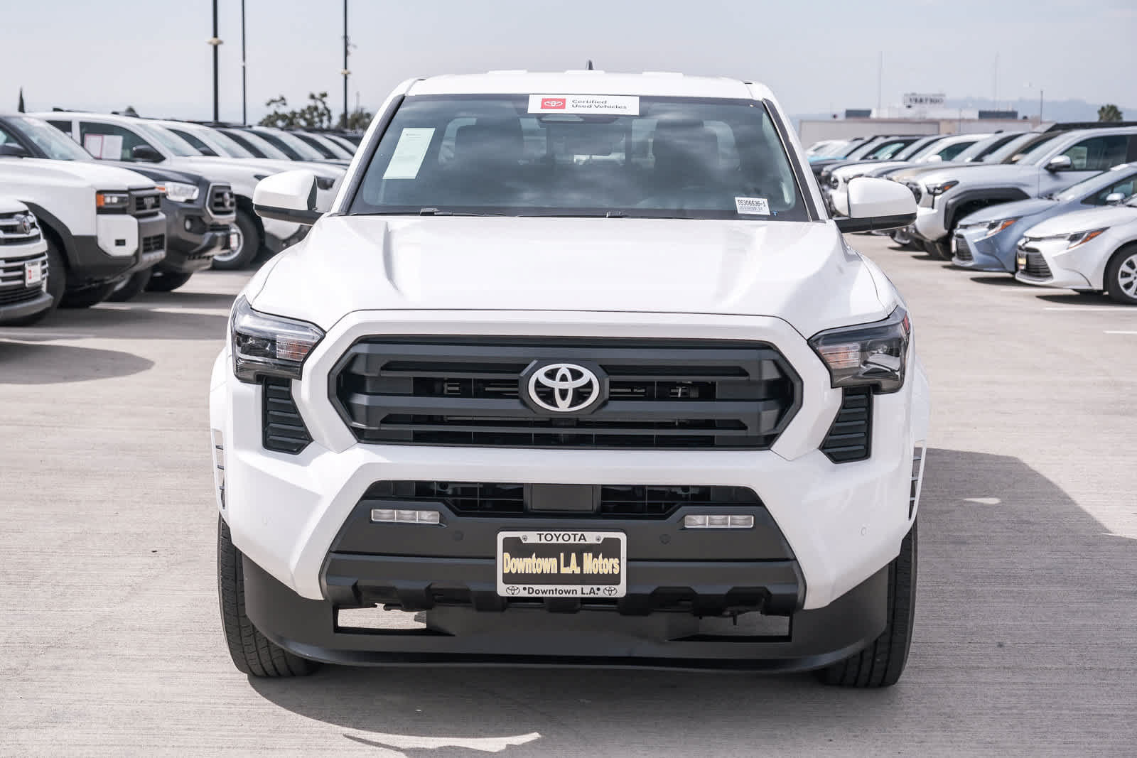 Certified 2024 Toyota Tacoma SR5 AWD/4WD image 2