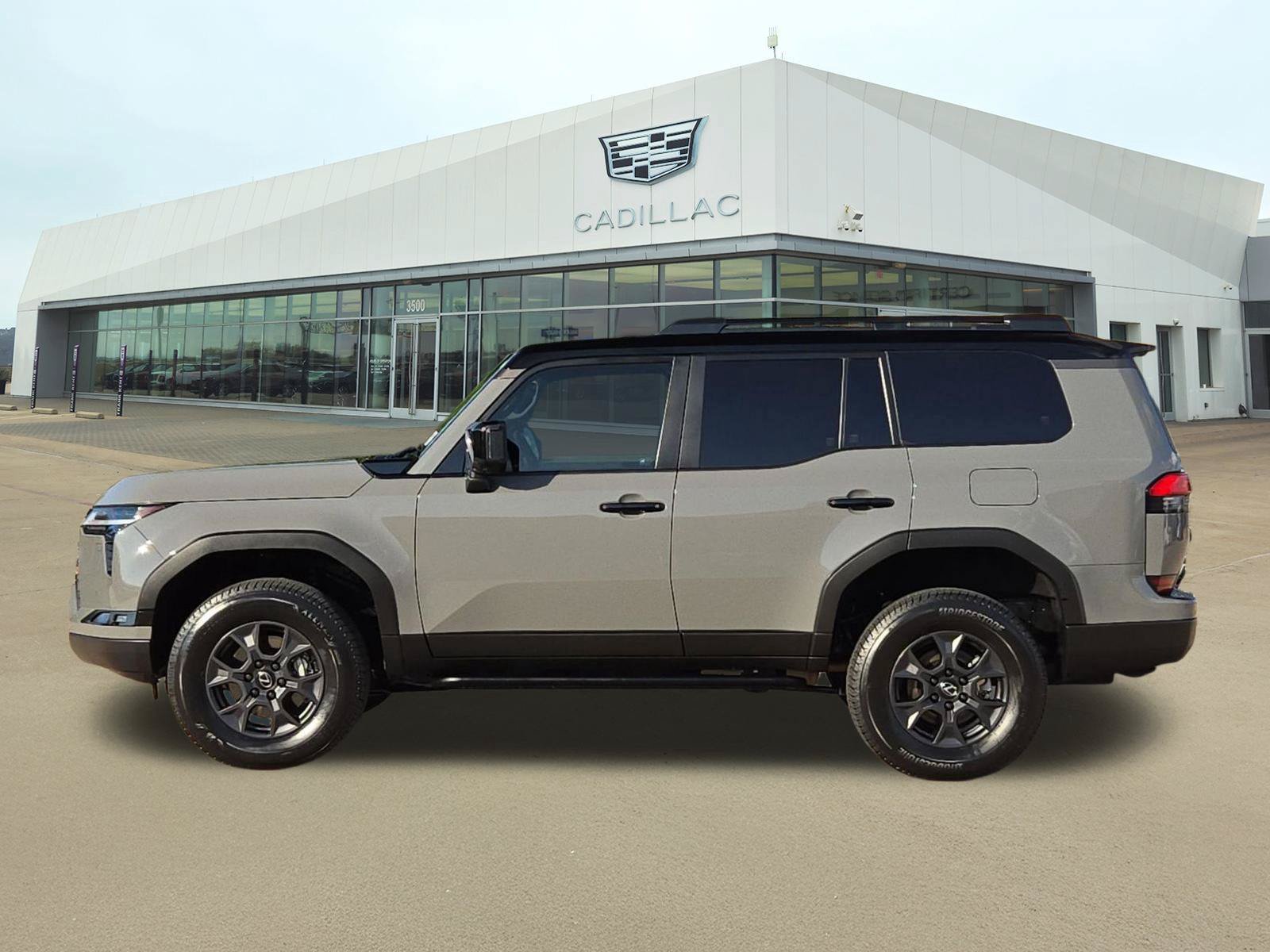 Used 2025 Lexus GX 550 AWD/4WD image 3