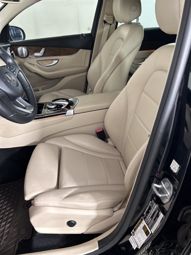 Used 2017 Mercedes-Benz GLC 300 4MATIC Coupe image 11
