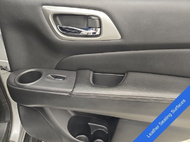 Used 2018 Nissan Pathfinder SL FWD image 15