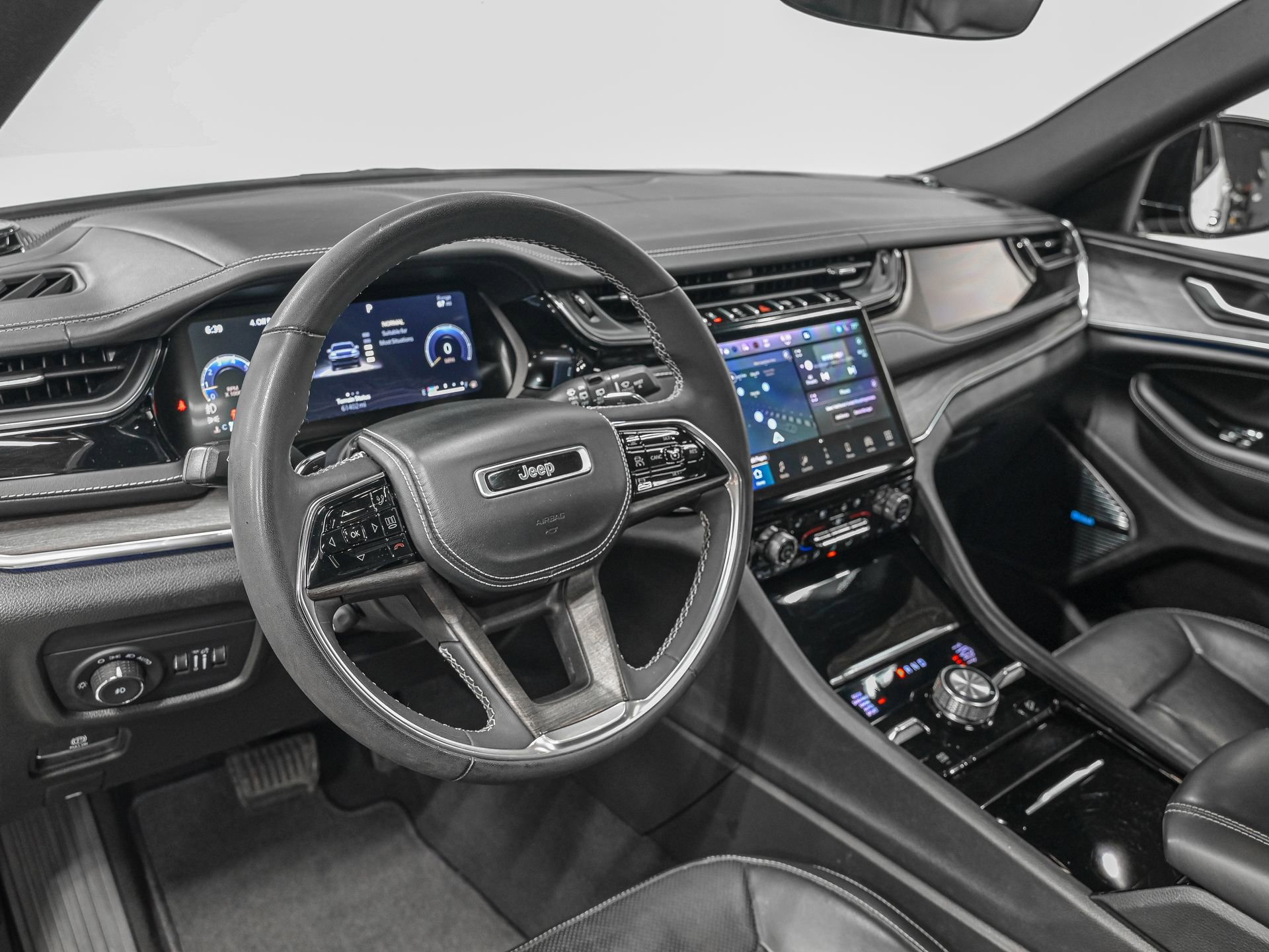 Used 2023 Jeep Grand Cherokee L Overland image 15