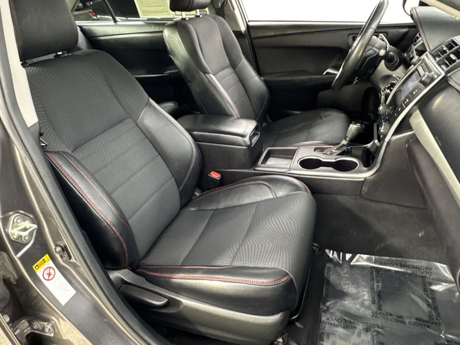 Used 2017 Toyota Camry SE image 31