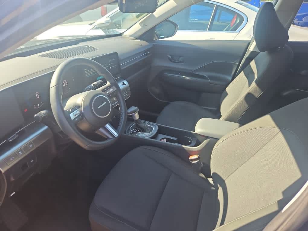 Used 2025 Hyundai Kona SEL FWD image 13