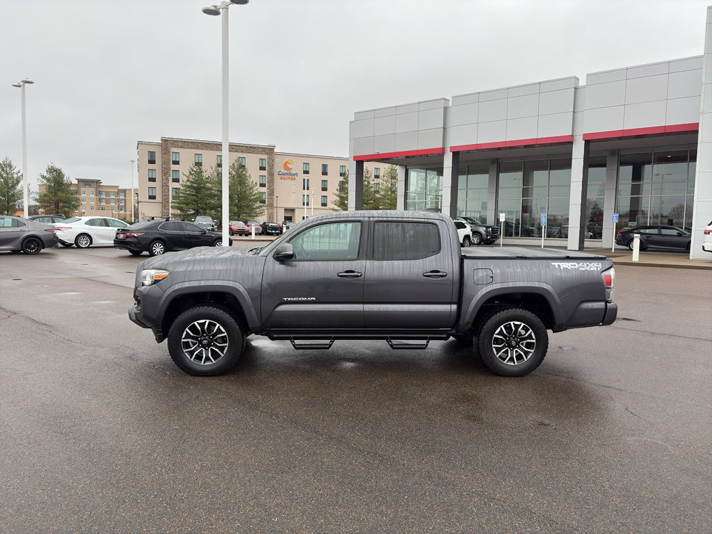 Used 2020 Toyota Tacoma TRD Sport image 2