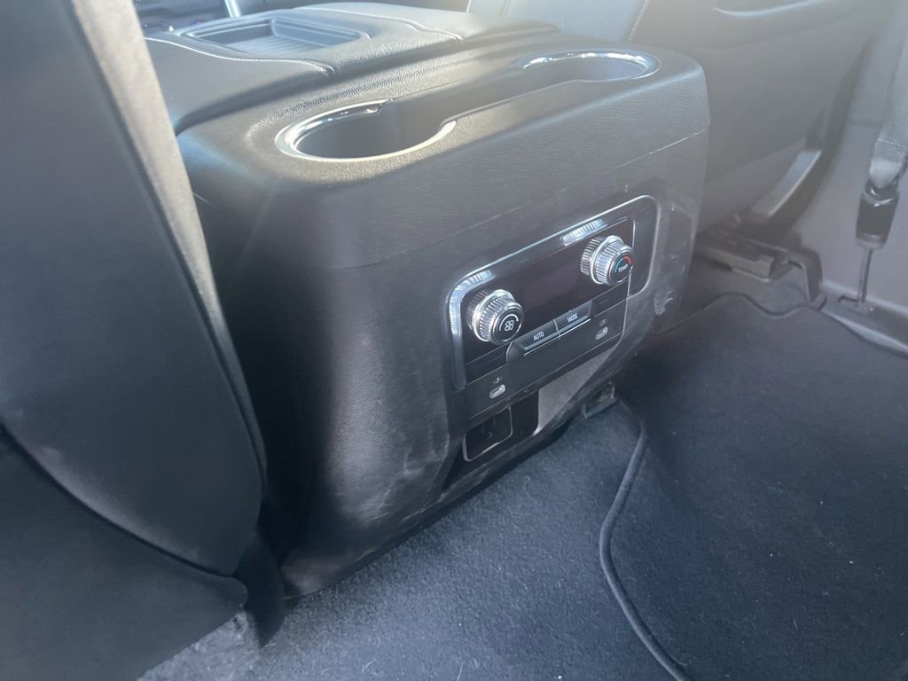 Used 2023 GMC Yukon SLT image 29