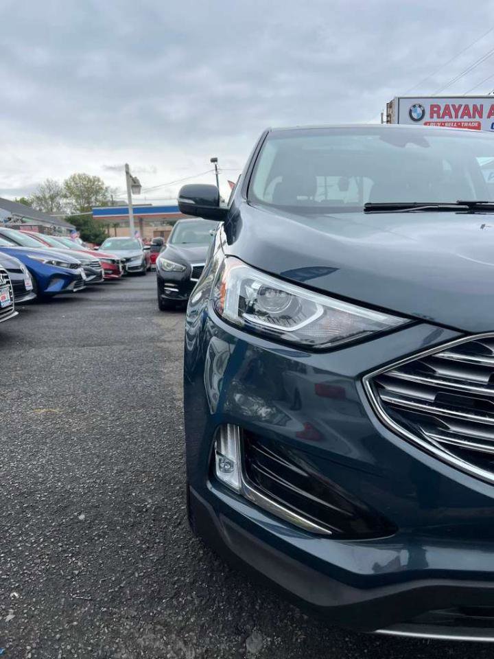 Used 2019 Ford Edge SEL w/ Equipment Group 201A AWD/4WD image 2