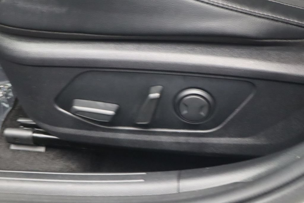 Used 2021 Hyundai Elantra Limited FWD image 20