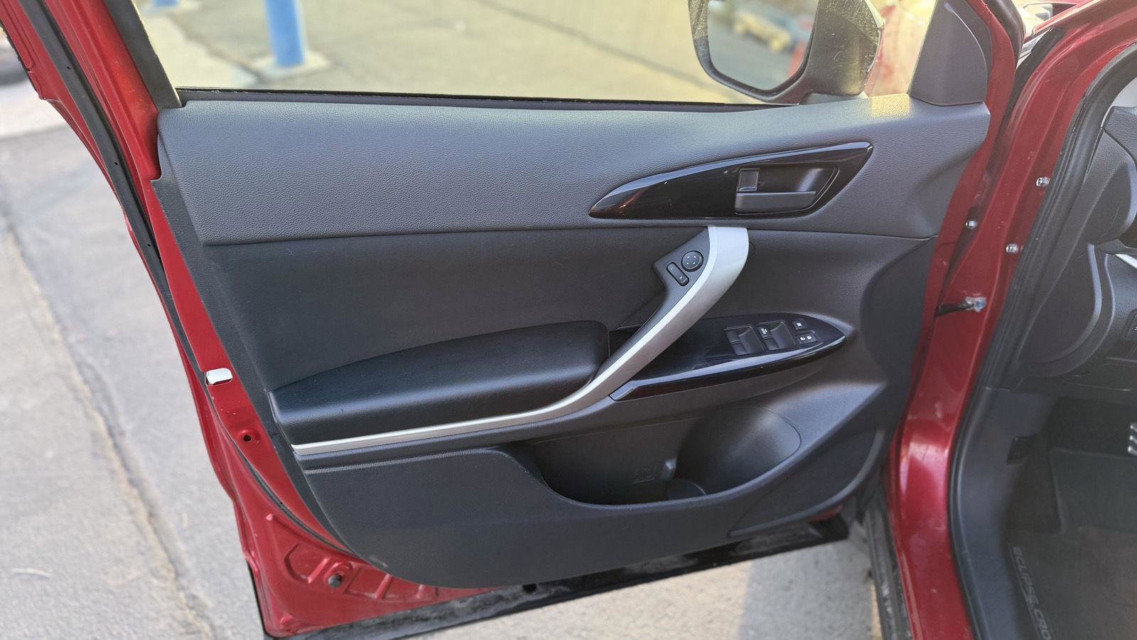 Used 2023 Mitsubishi Eclipse Cross LE image 12