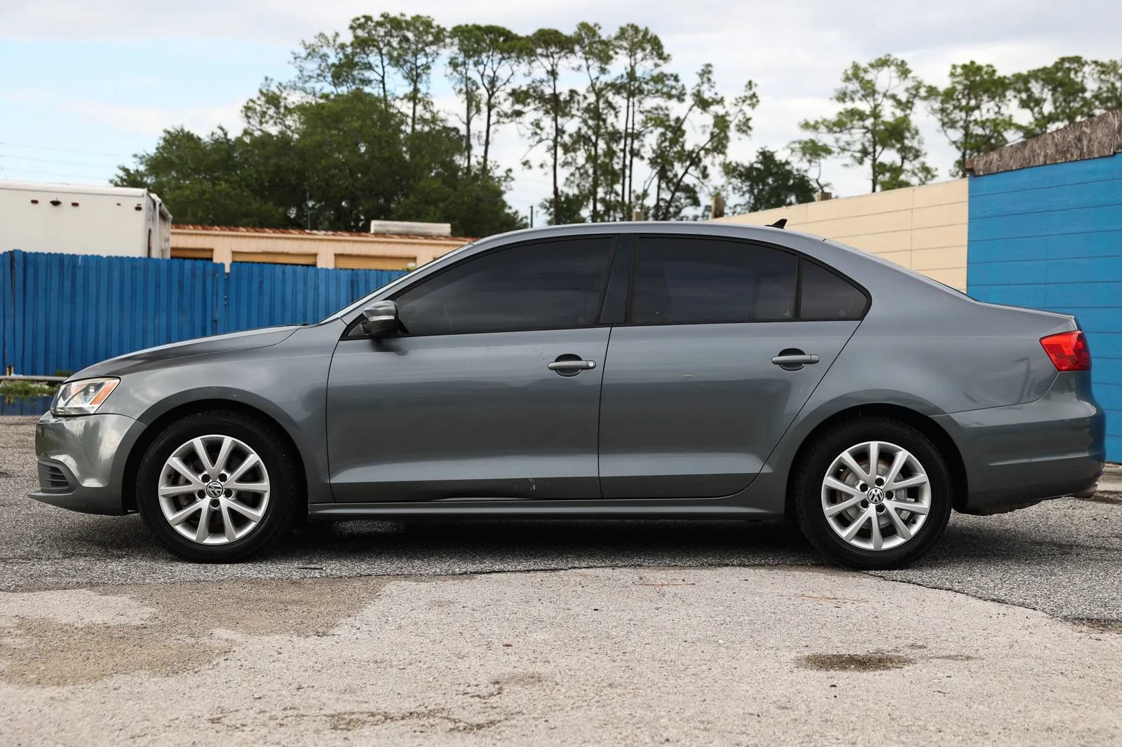 Used 2012 Volkswagen Jetta SE FWD image 3