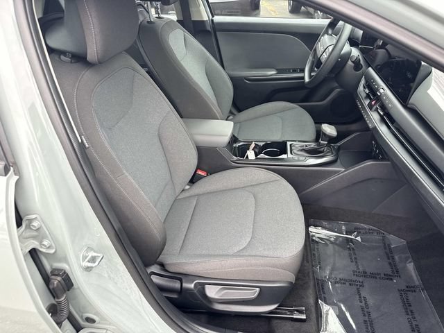 Used 2025 Kia K4 FWD image 9