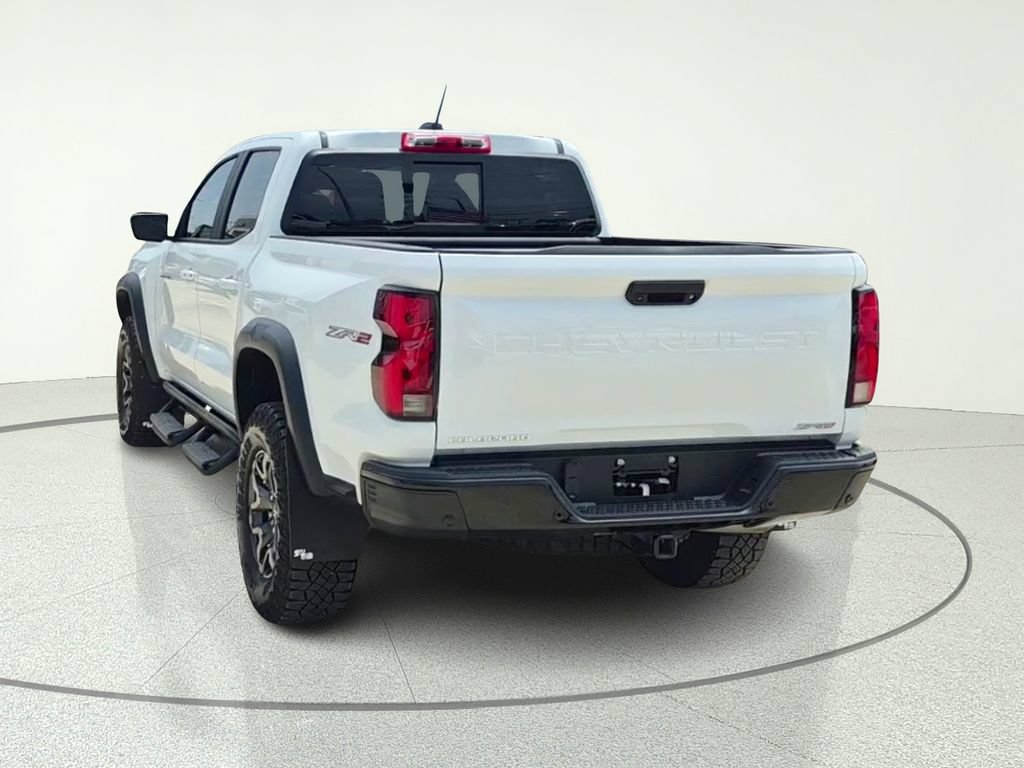 Used 2025 Chevrolet Colorado ZR2 w/ Technology Package AWD/4WD image 5