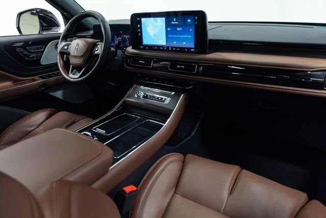 Used 2025 Lincoln Aviator Reserve w/ Equipment Group 201A image 26