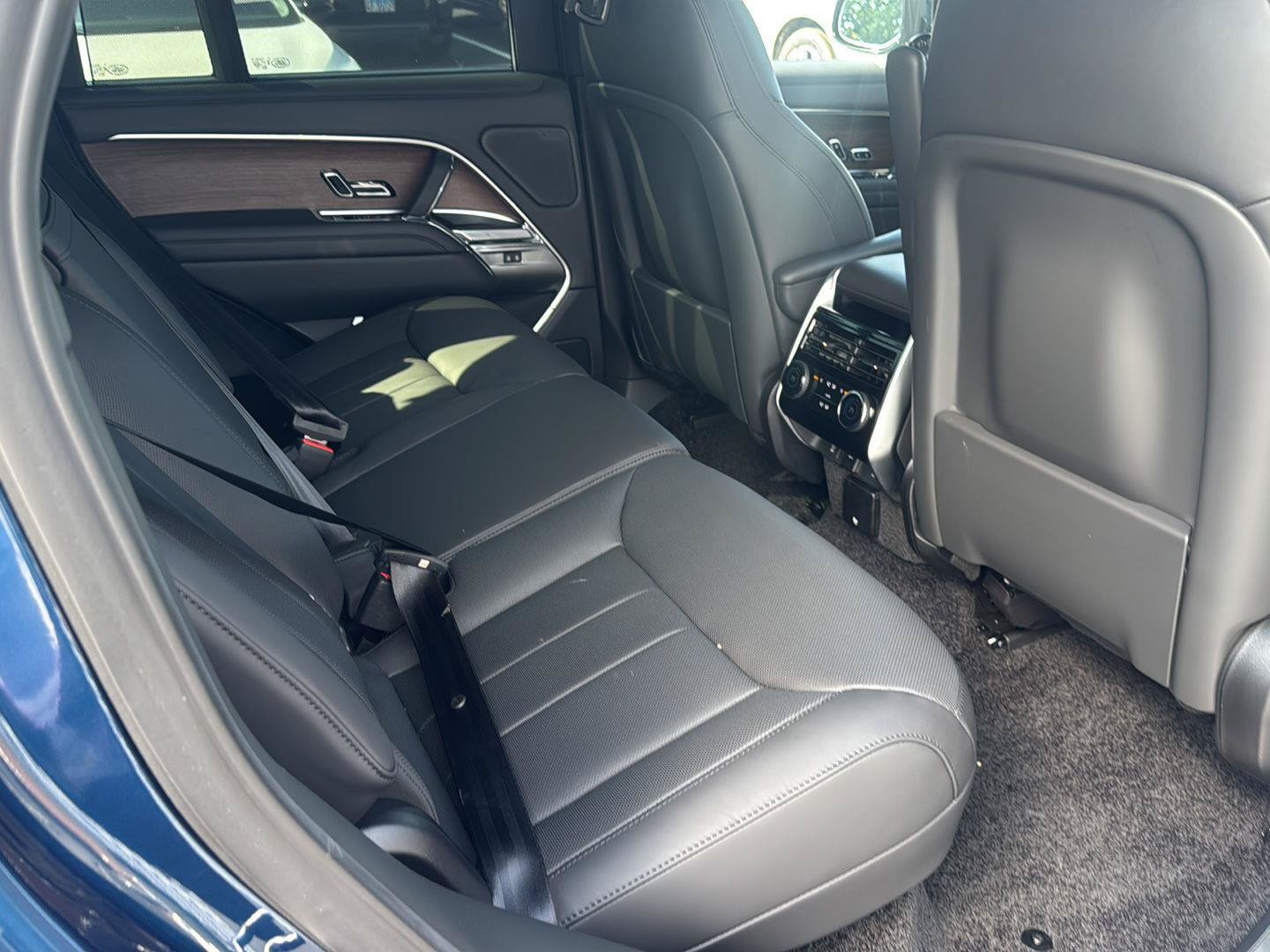 New 2026 Land Rover Range Rover SE AWD/4WD image 18