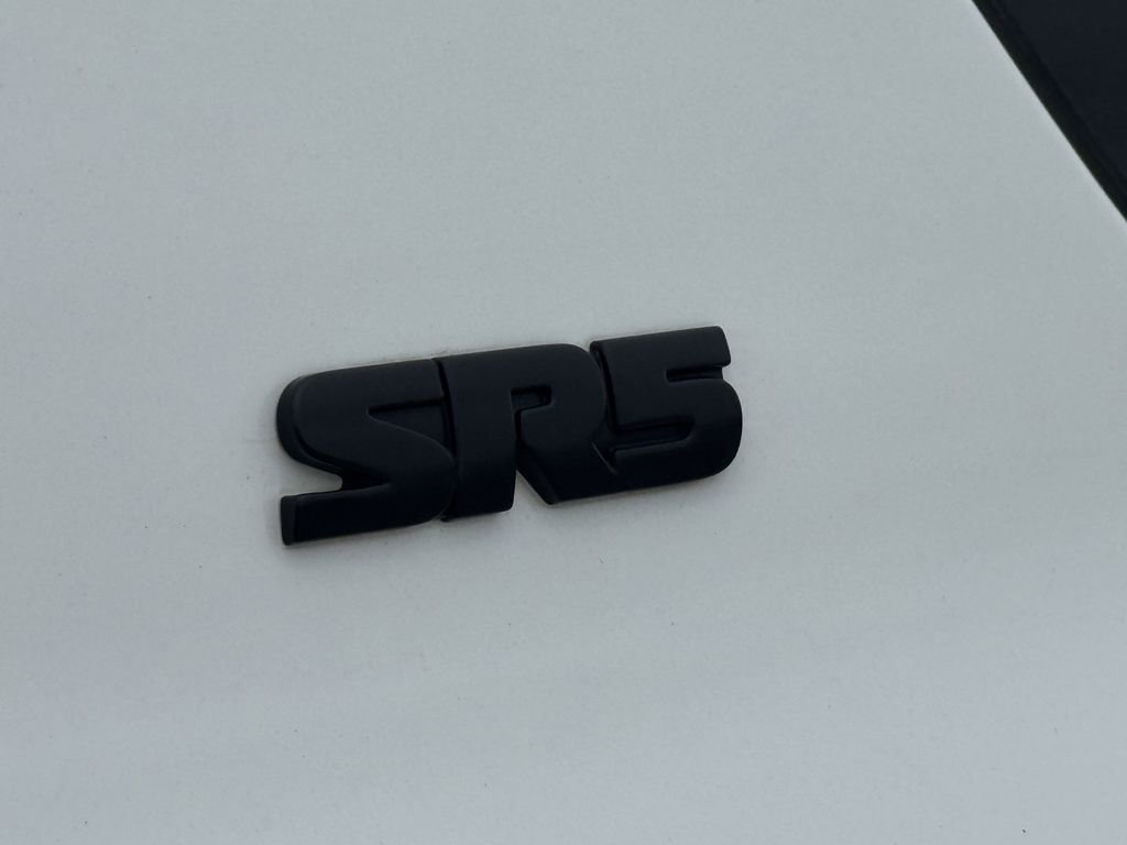 Used 2020 Toyota 4Runner SR5 AWD/4WD image 10