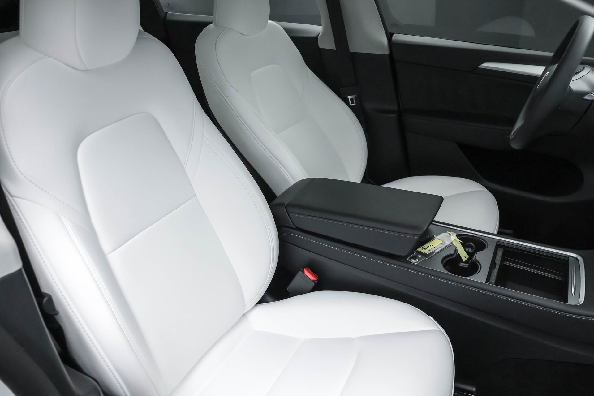 Used 2024 Tesla Model Y Performance image 27