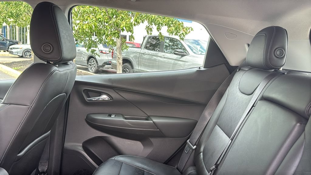 Used 2023 Chevrolet Bolt LT w/ Infotainment Package FWD image 29