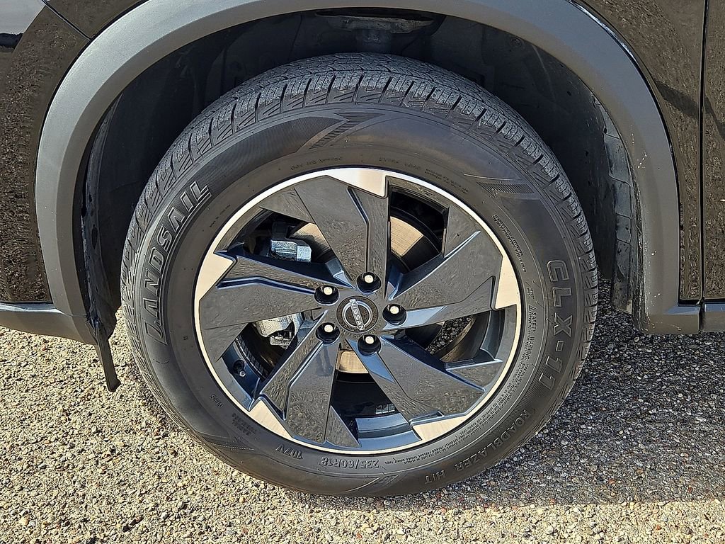 Used 2024 Nissan Rogue SV image 10