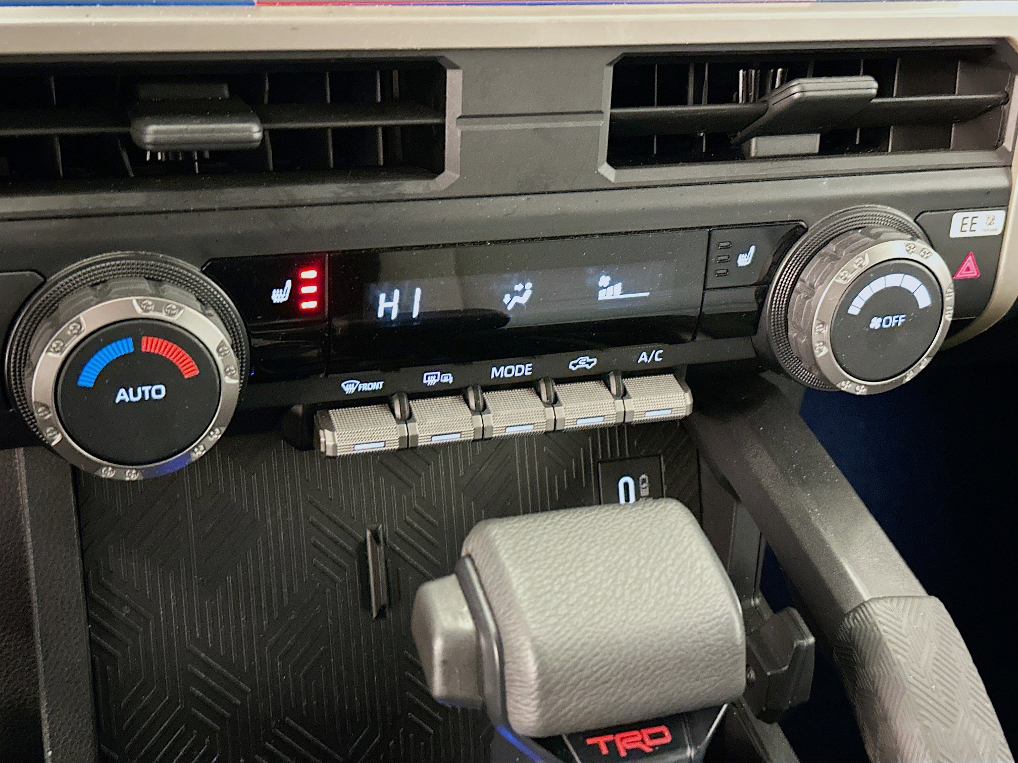 Used 2025 Toyota Tacoma TRD Off-Road image 24