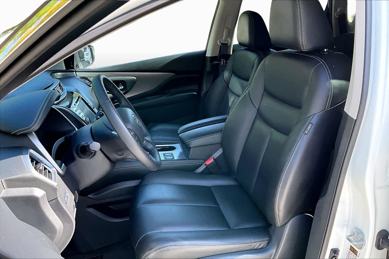 Used 2024 Nissan Murano SV w/ SV Midnight Edition Package FWD image 13