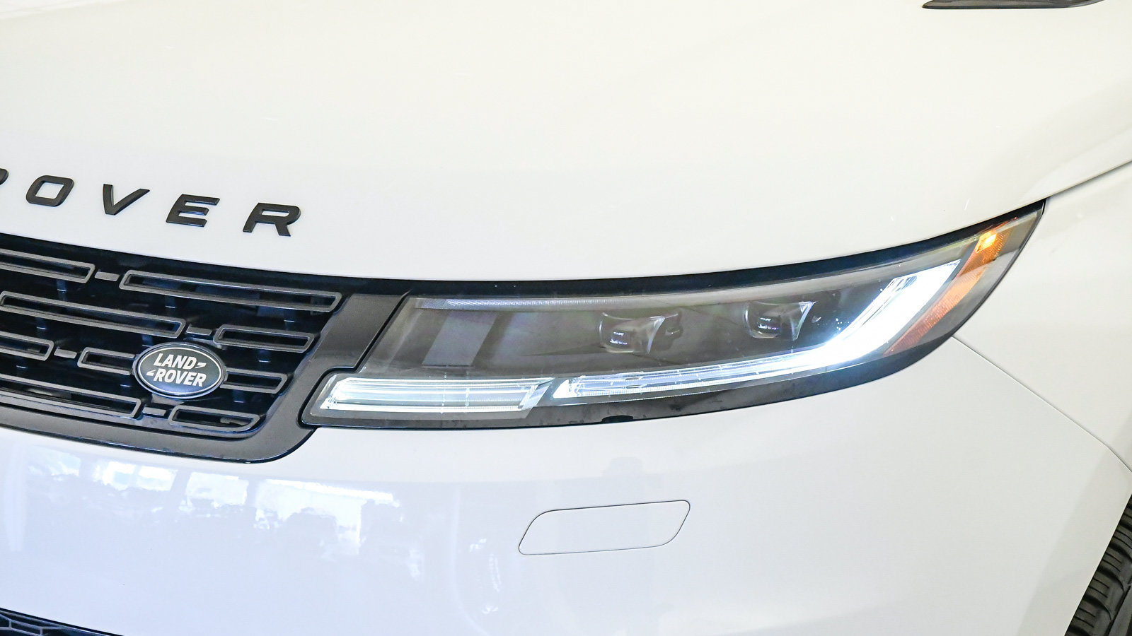 Used 2023 Land Rover Range Rover Sport SE AWD/4WD image 10