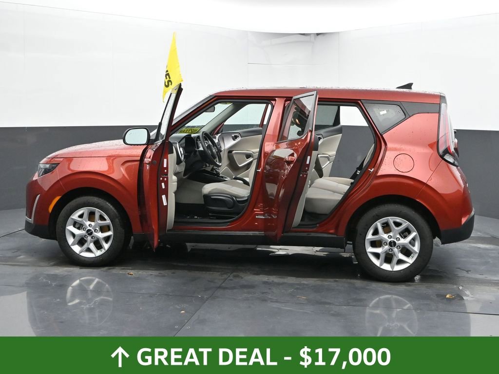 Used 2025 Kia Soul LX w/ LX Technology Package image 59