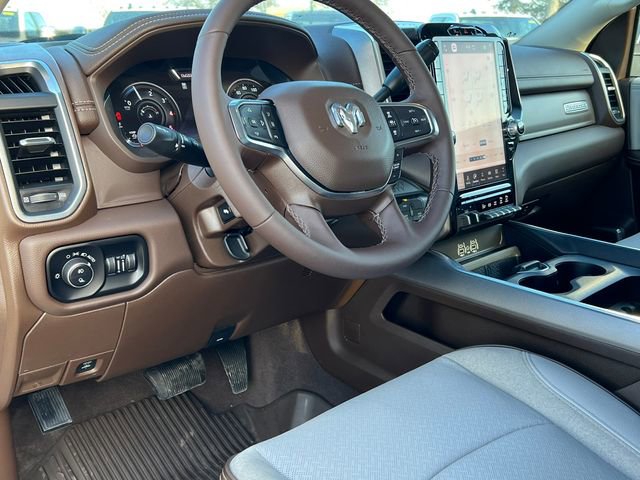 Used 2025 RAM 3500 Laramie image 29