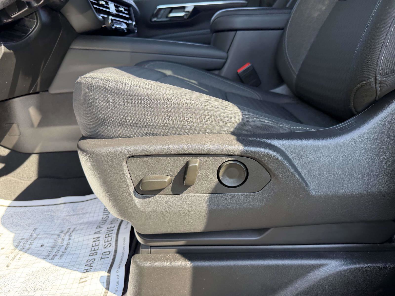 Certified 2025 Chevrolet Suburban LS AWD/4WD image 13