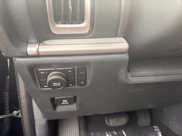 Used 2025 Ford Expedition Active AWD/4WD image 53