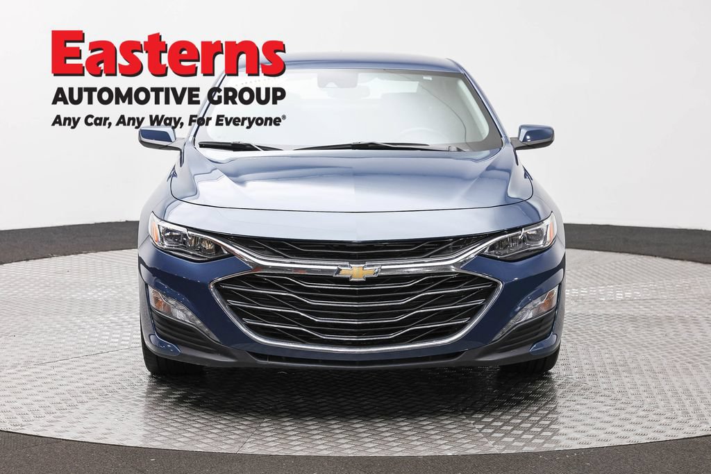 Used 2024 Chevrolet Malibu LT FWD image 2