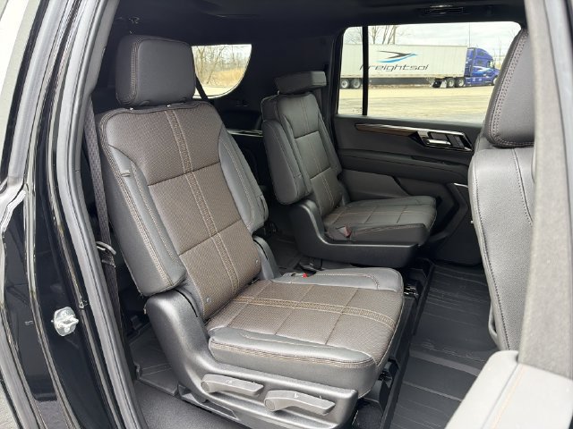 New 2026 Chevrolet Suburban High Country w/ Sun And Tow Package AWD/4WD image 28
