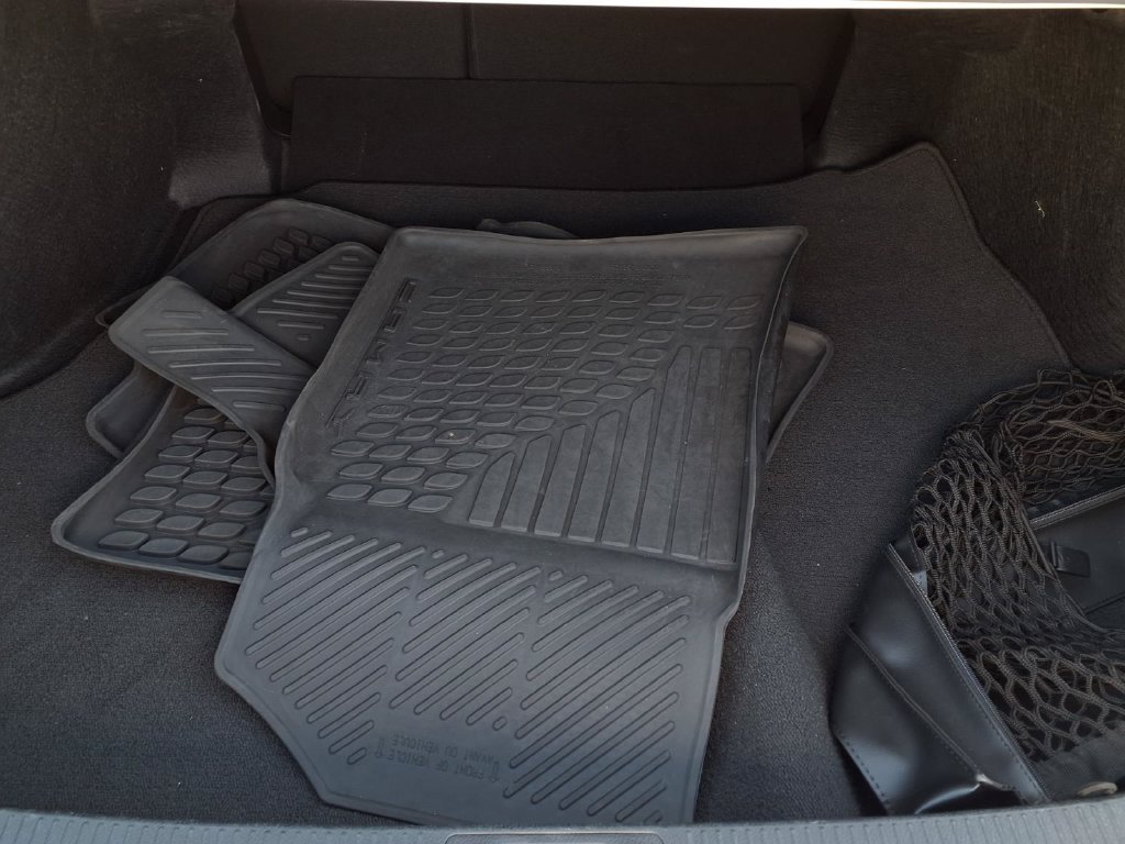 Used 2025 Toyota Camry SE FWD image 7