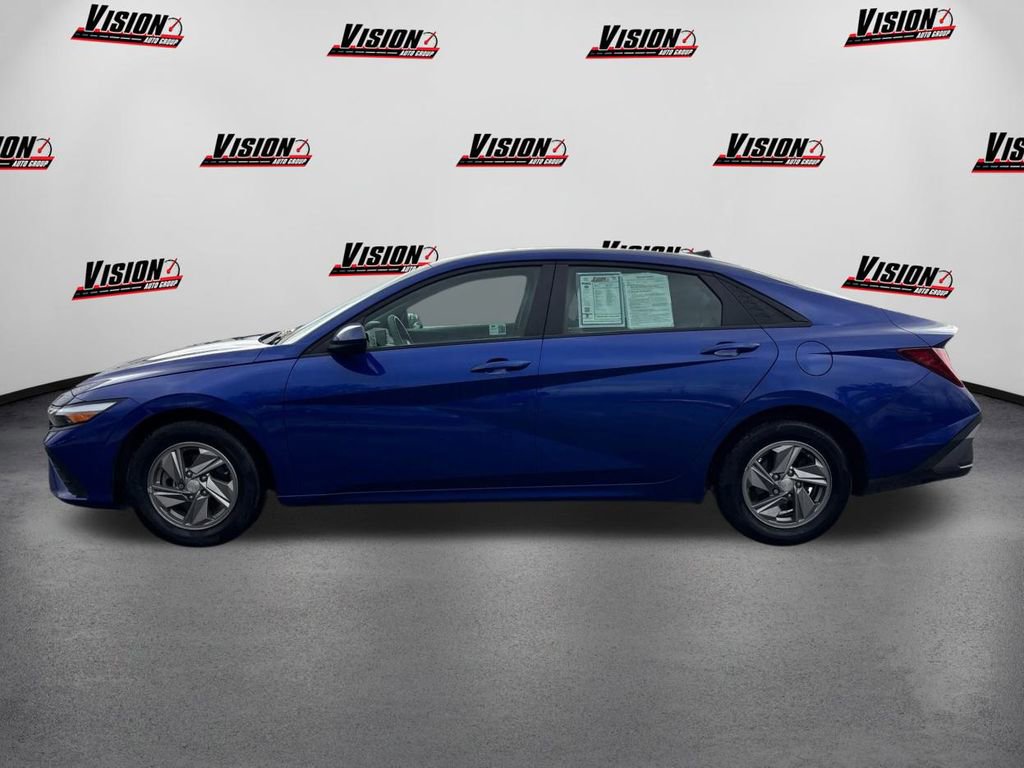 Certified 2024 Hyundai Elantra SE image 8