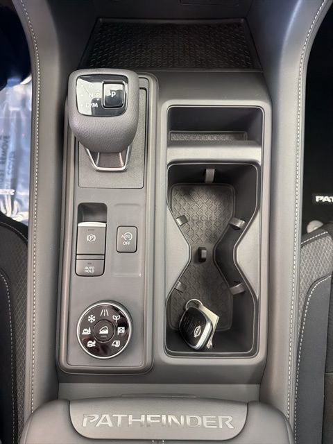 New 2026 Nissan Pathfinder S image 22