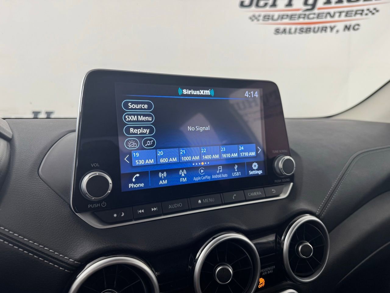 Used 2025 Nissan Sentra SV FWD image 18