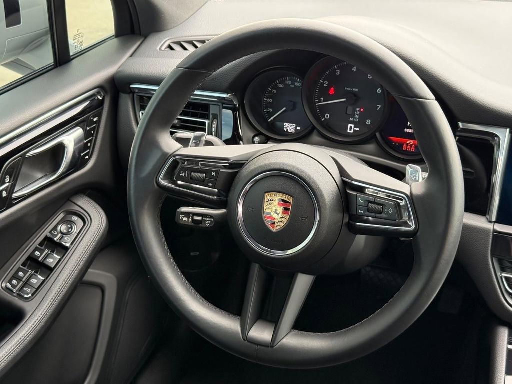 Used 2025 Porsche Macan AWD/4WD image 25