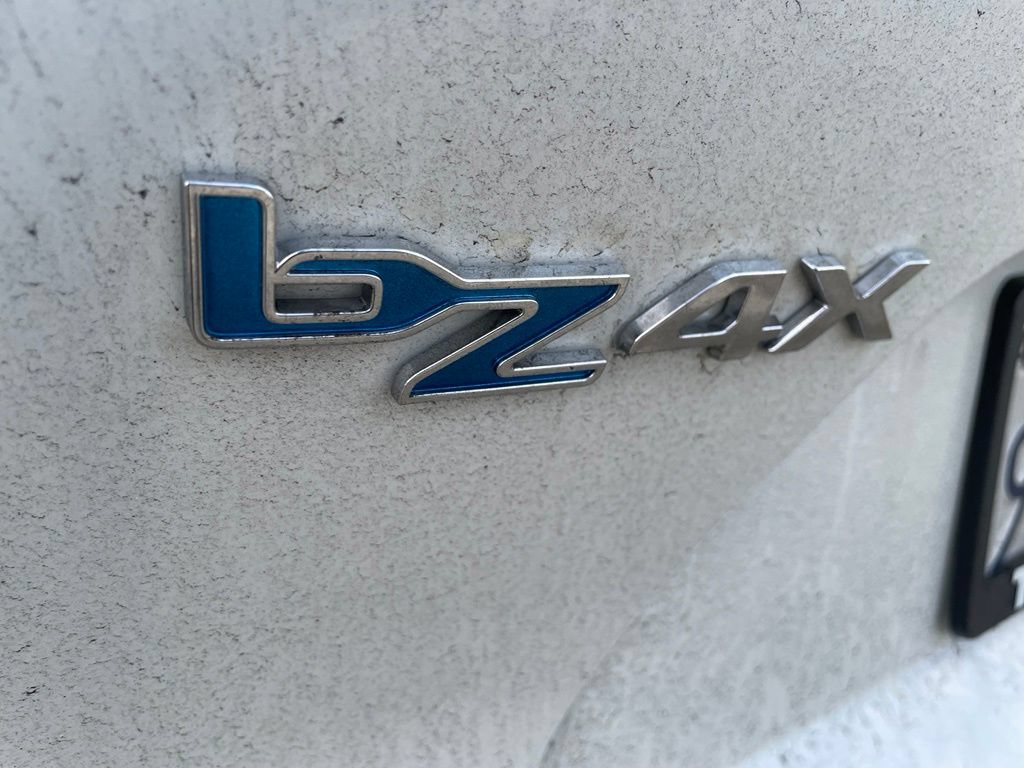 Used 2025 Toyota bZ4X AWD w/ Weather Package image 9