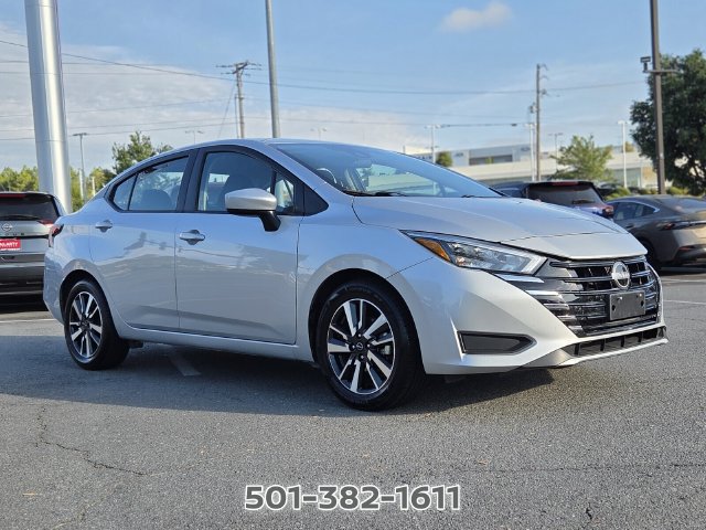 Used 2025 Nissan Versa SV FWD image 4