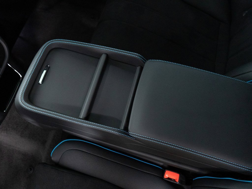 Used 2025 Bentley Bentayga S image 26