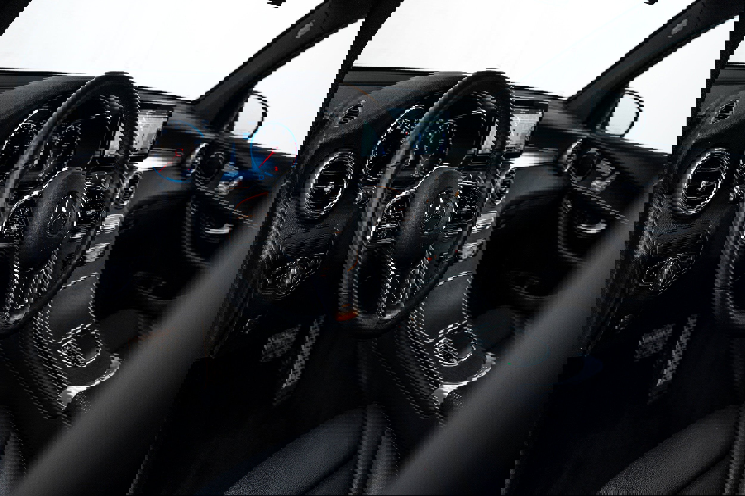 Used 2022 Mercedes-Benz GLC 300 4MATIC image 9