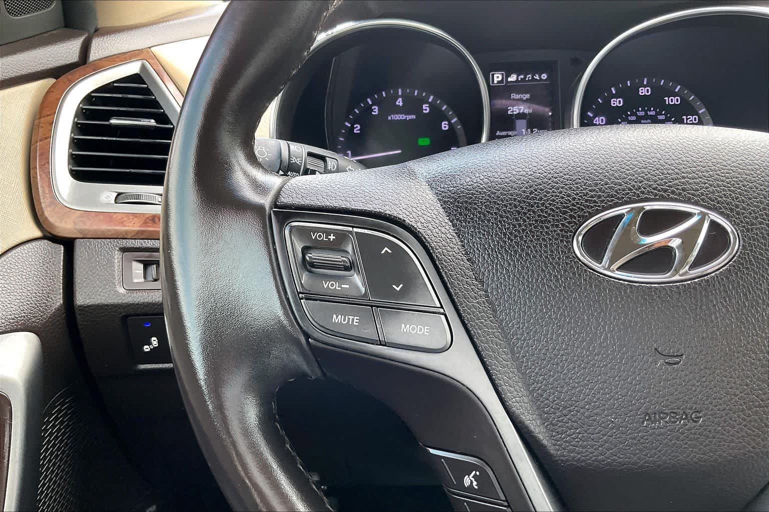 Used 2018 Hyundai Santa Fe Sport w/ 2.4L Tech Package 04 FWD image 23