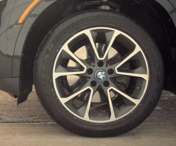 Used 2018 BMW X5 xDrive40e image 12