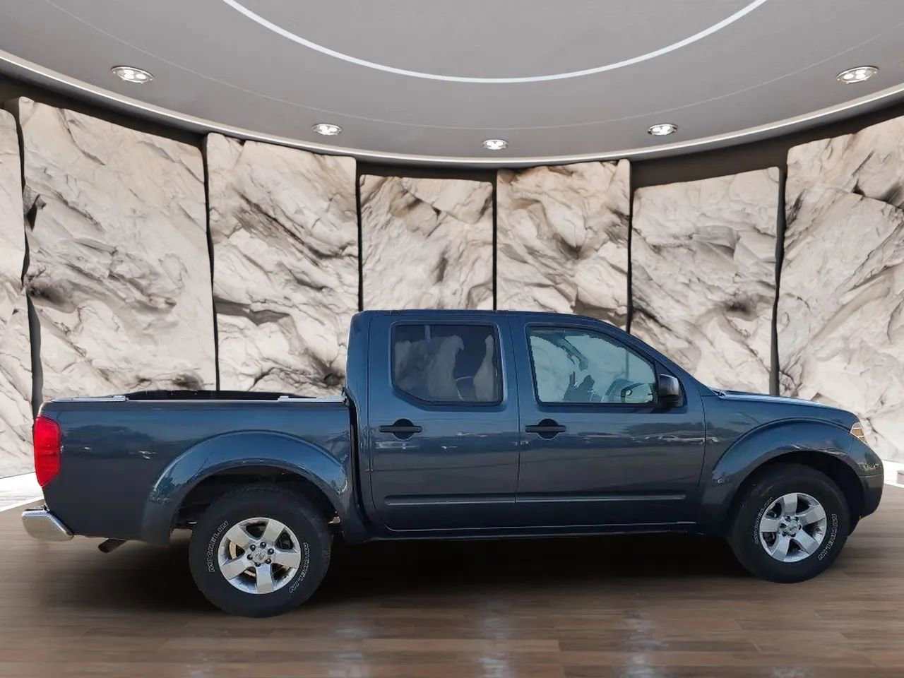 Used 2013 Nissan Frontier SV RWD image 8
