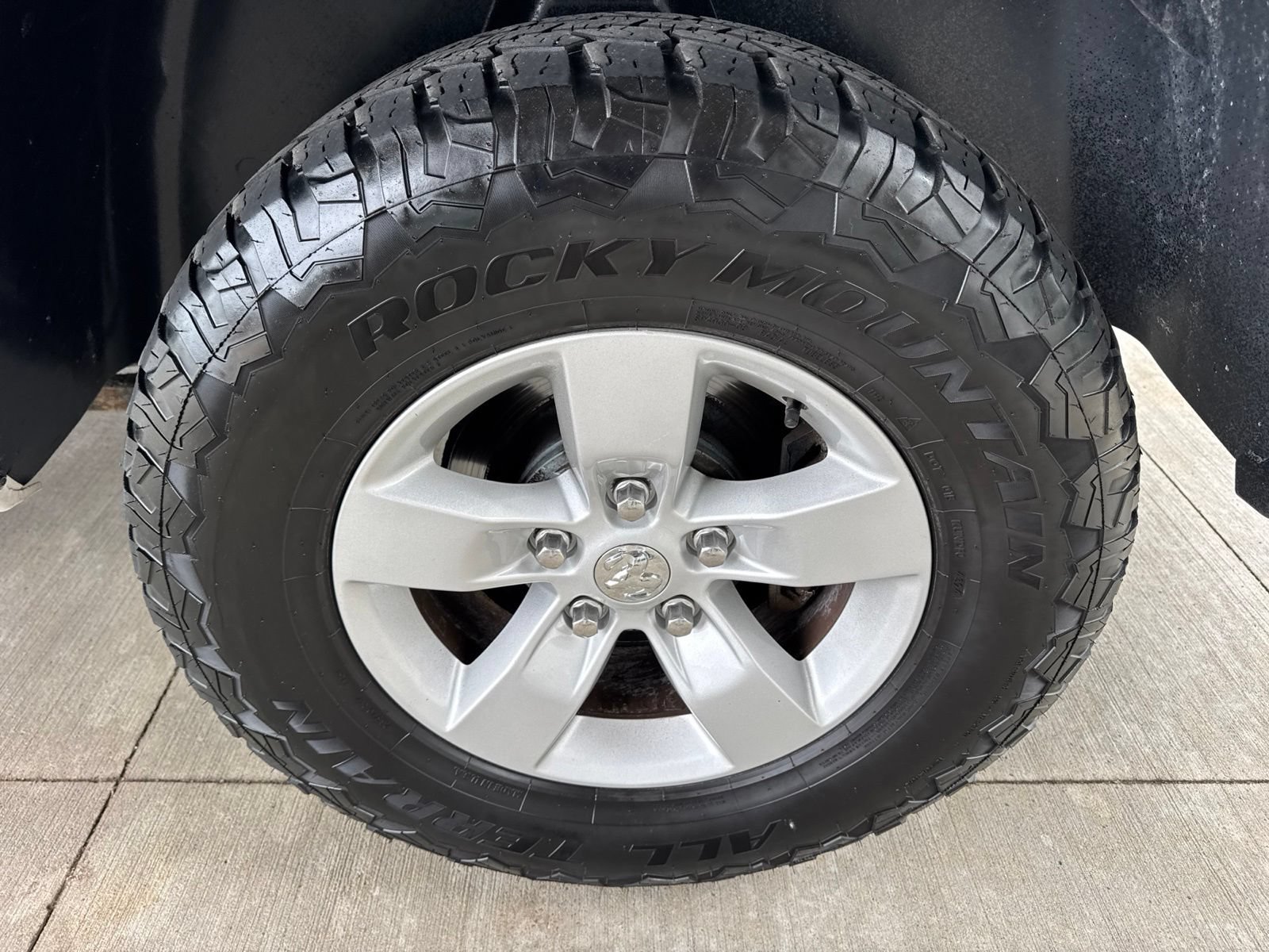 Used 2018 RAM 1500 ST w/ SXT Appearance Group AWD/4WD image 18