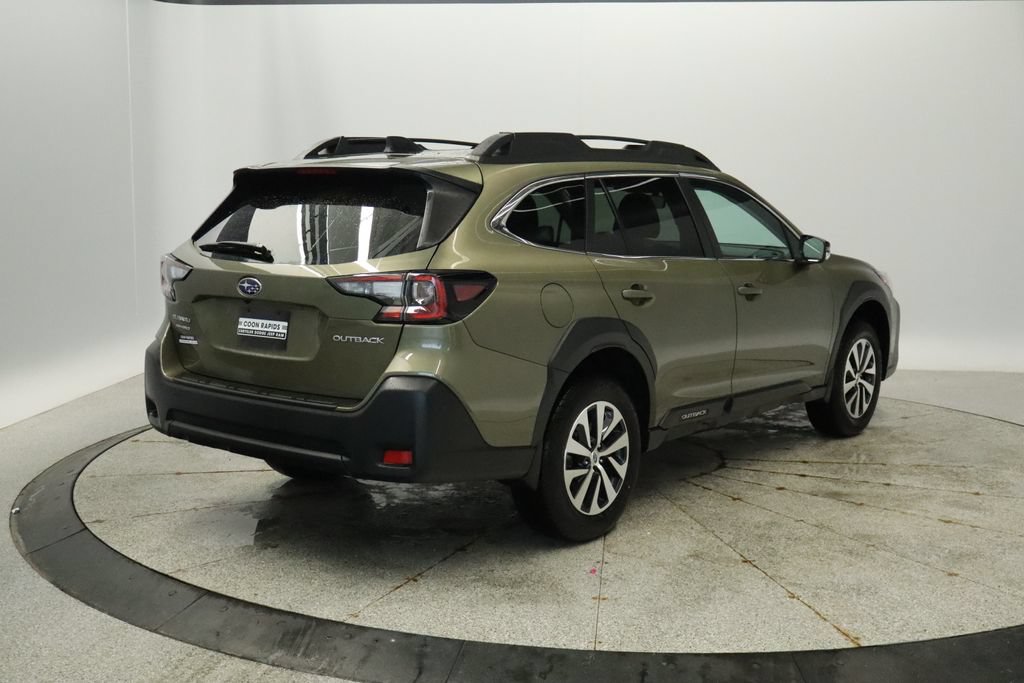Used 2025 Subaru Outback Premium AWD/4WD image 6