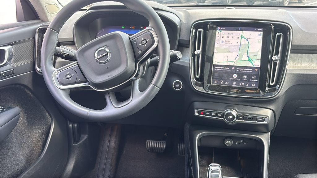 Certified 2024 Volvo XC40 B5 Plus w/ Protection Package Premier AWD/4WD image 7