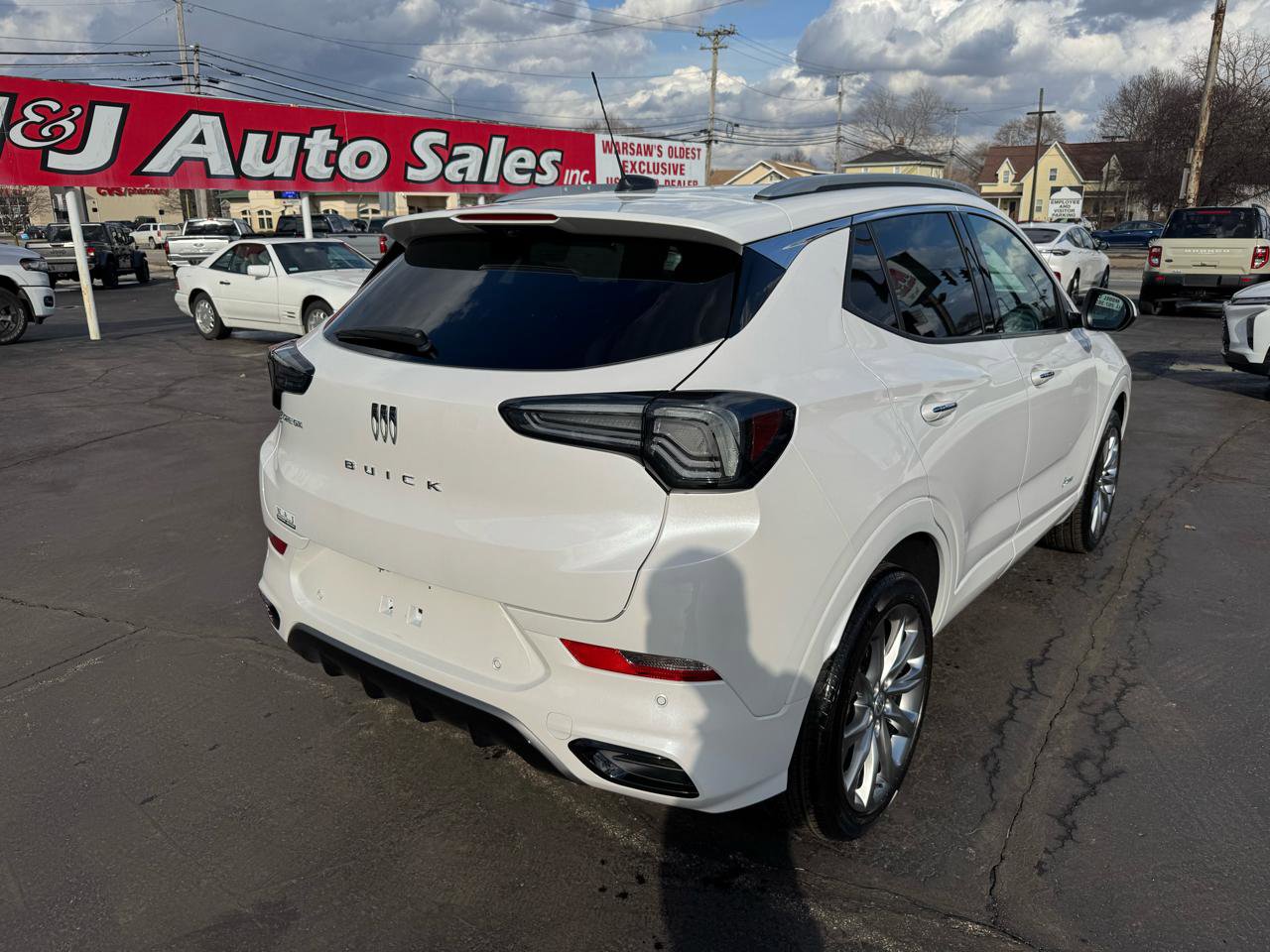 Used 2025 Buick Encore GX Avenir w/ Avenir Technology Package AWD/4WD image 5