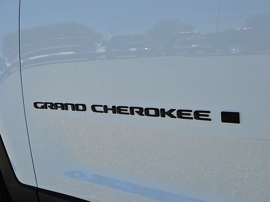 New 2025 Jeep Grand Cherokee L Laredo AWD/4WD image 10