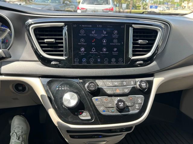 Used 2020 Chrysler Pacifica Touring-L Plus image 22