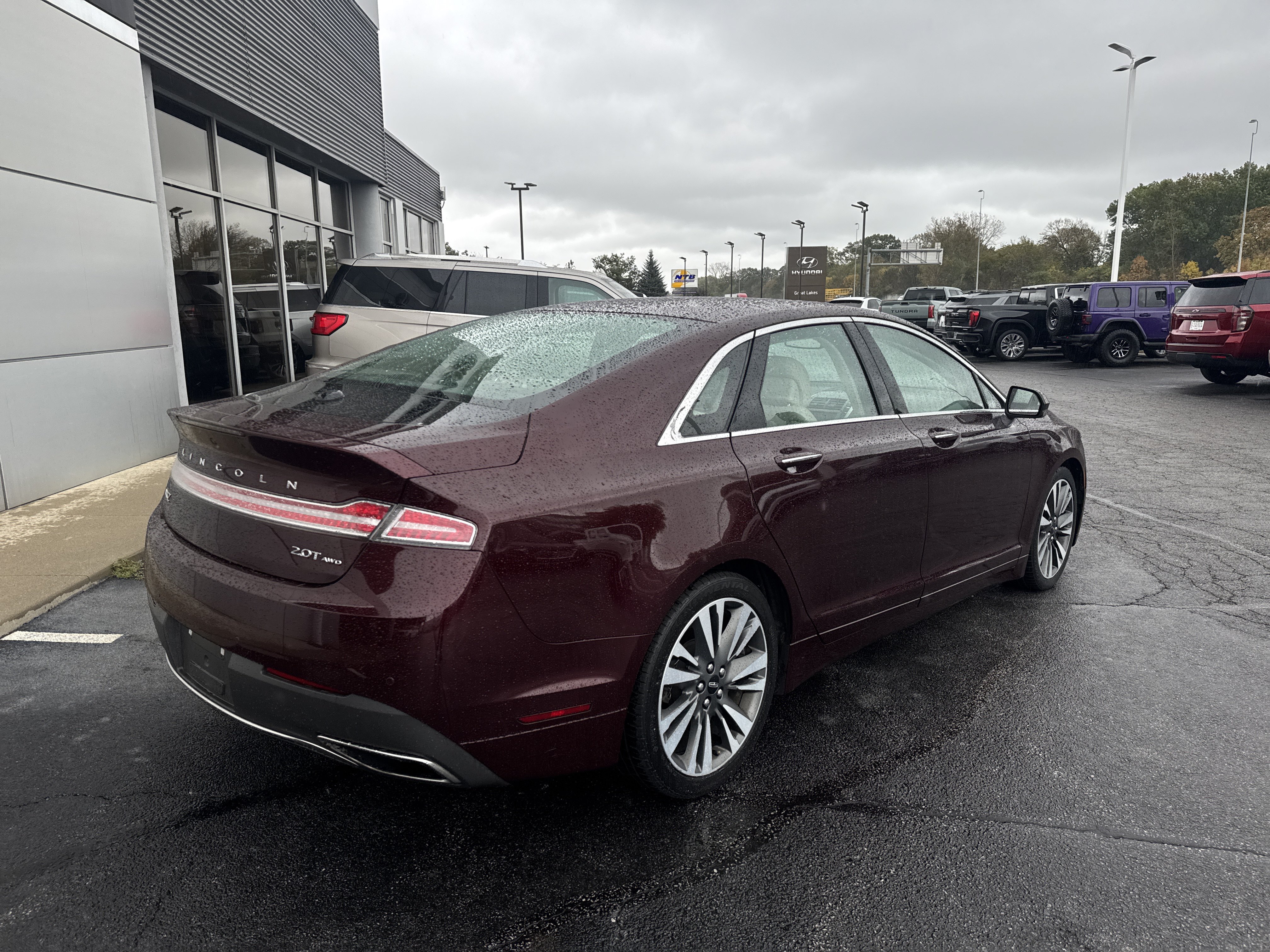 Used 2018 Lincoln MKZ Reserve w/ Climate Package AWD/4WD image 11