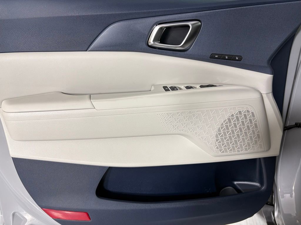 New 2026 Kia Carnival EX FWD image 14